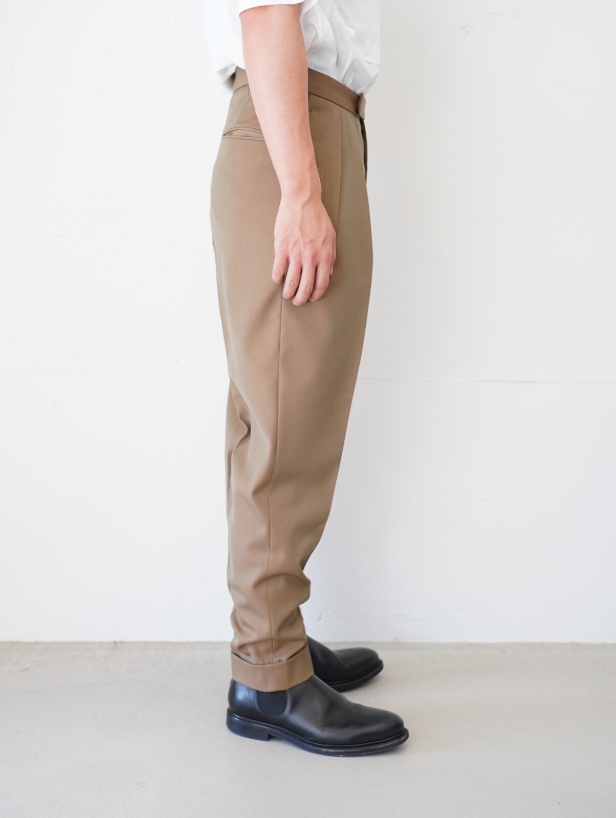 :colon MENS 2in-Pleats Beltless Slacks - Wool Solano IMAGE2