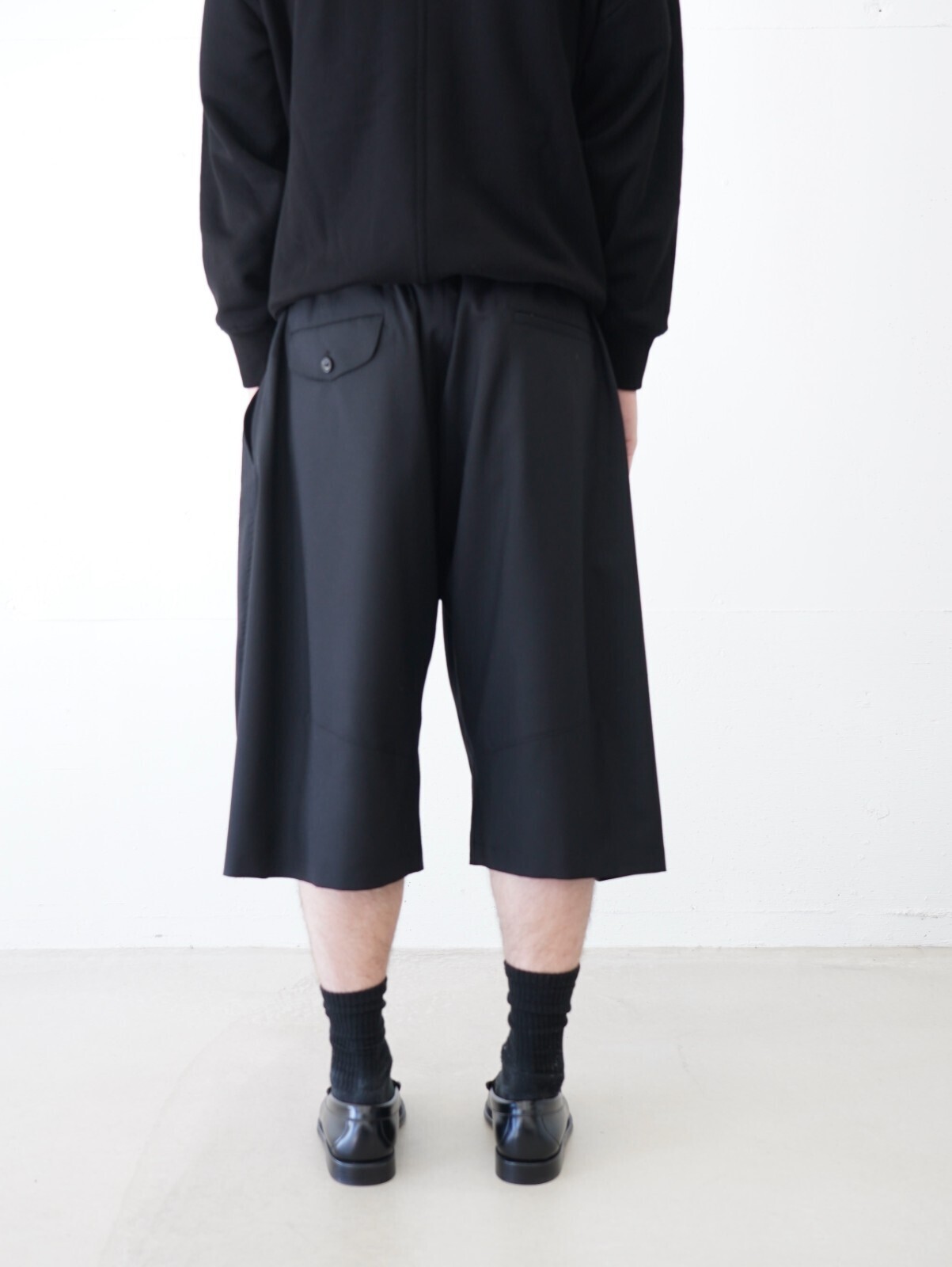KHOKI 남성 Pleated Balloon Dress Shorts 이미지3