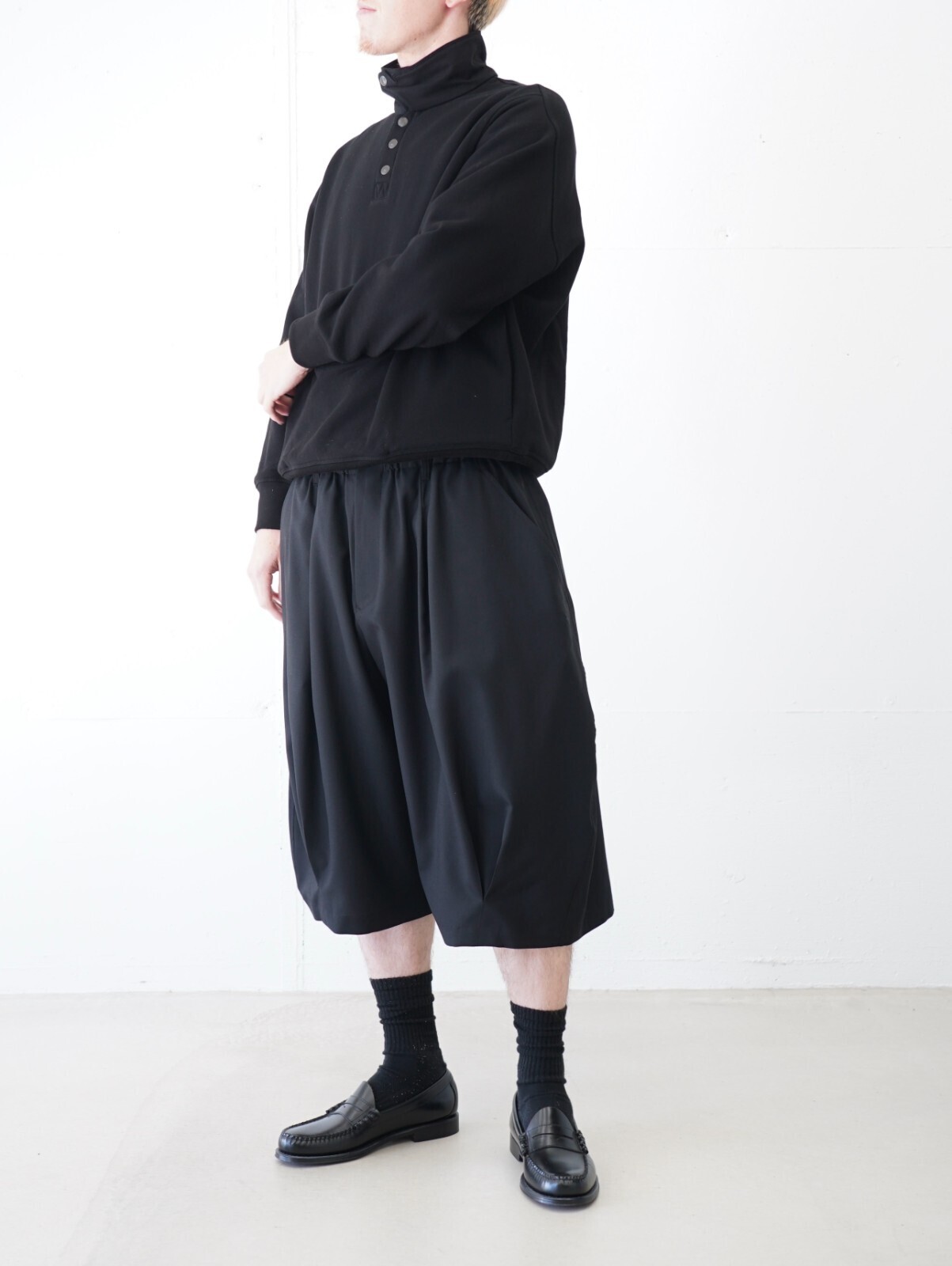 KHOKI 남성 Pleated Balloon Dress Shorts 이미지5