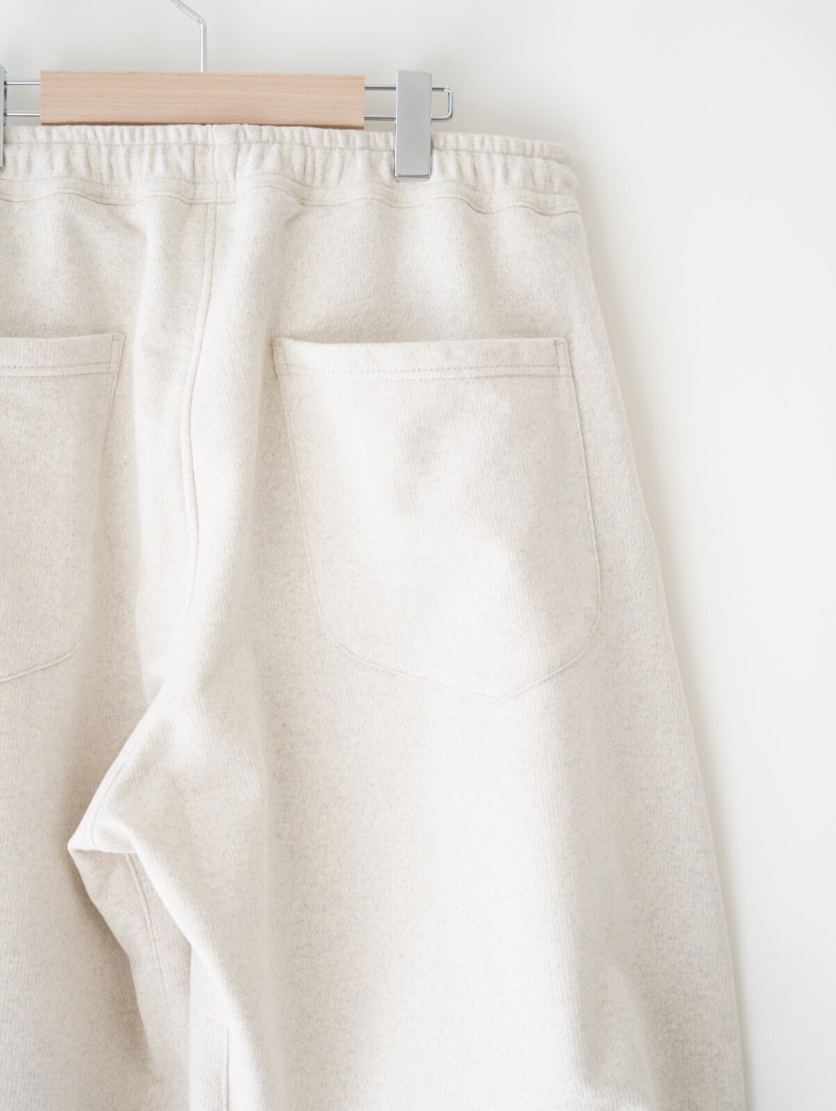 KHOKI MENS Pleated Balloon Sweat Shorts IMAGE4