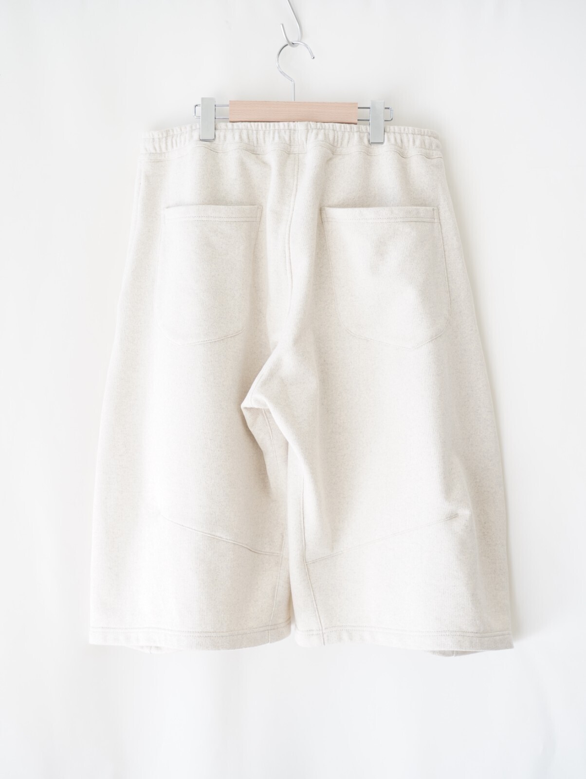 KHOKI MENS Pleated Balloon Sweat Shorts IMAGE2