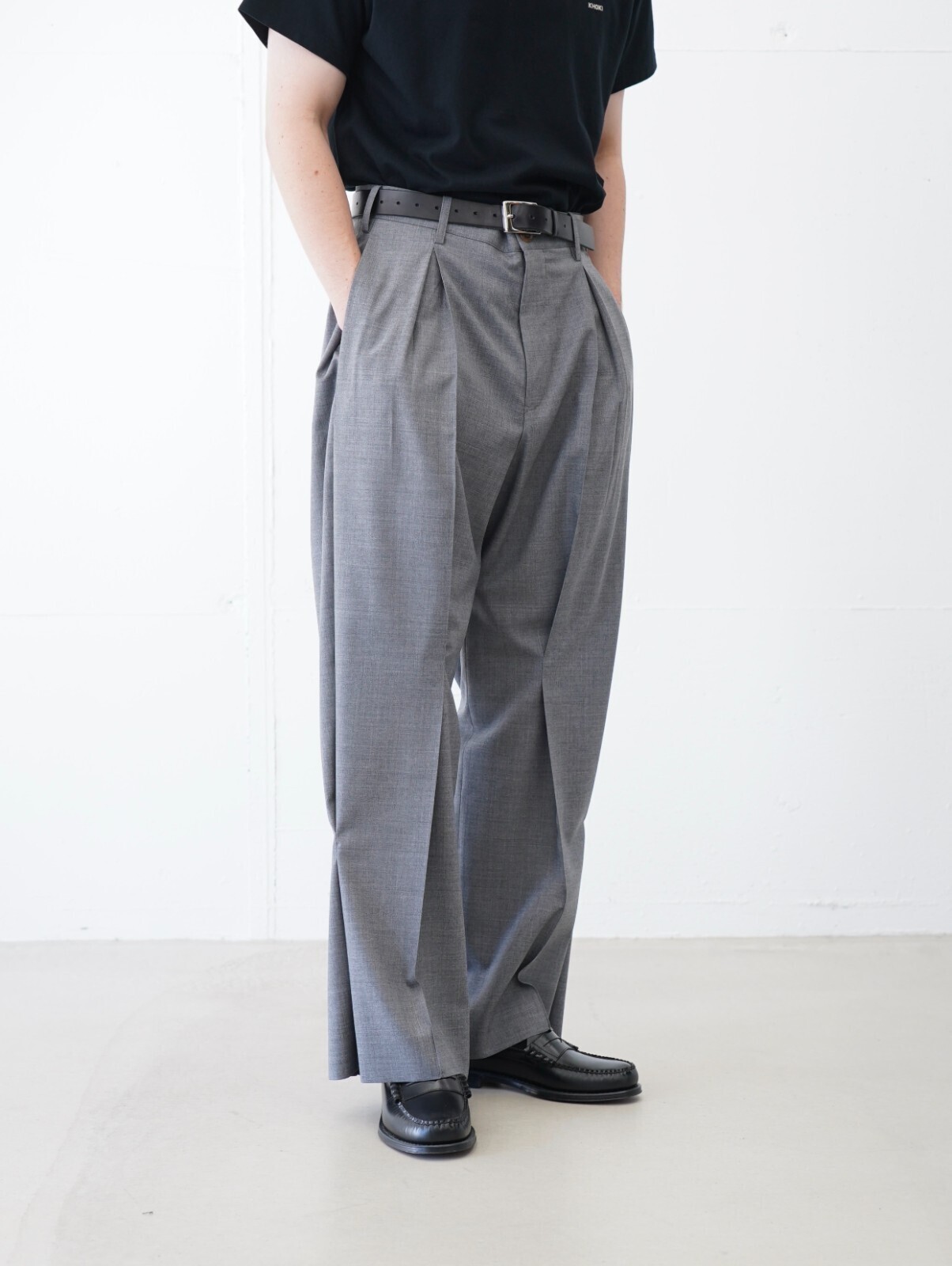 KHOKI 남성 Pleated Dress Pants 이미지15