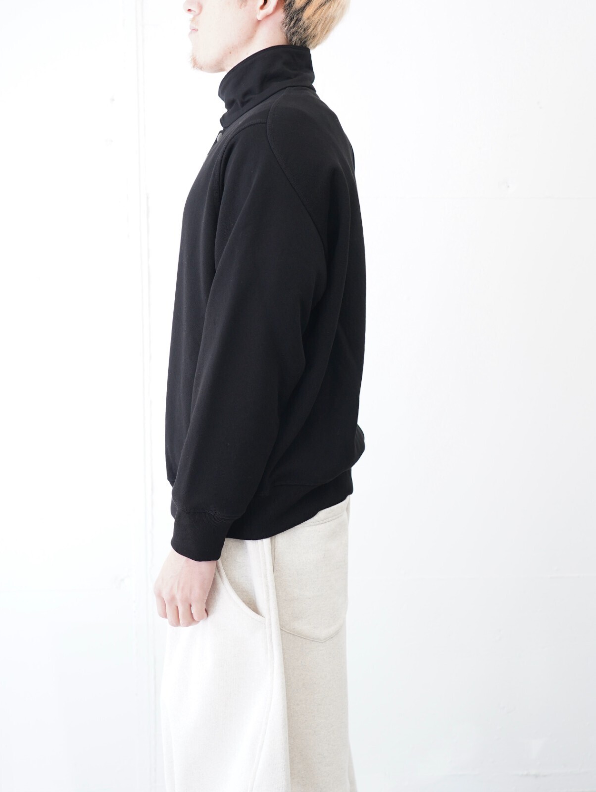 WONDER ROOM ESSE 女裝 & 男裝 The Snap "FEATHER" Highneck Pullover 圖片2