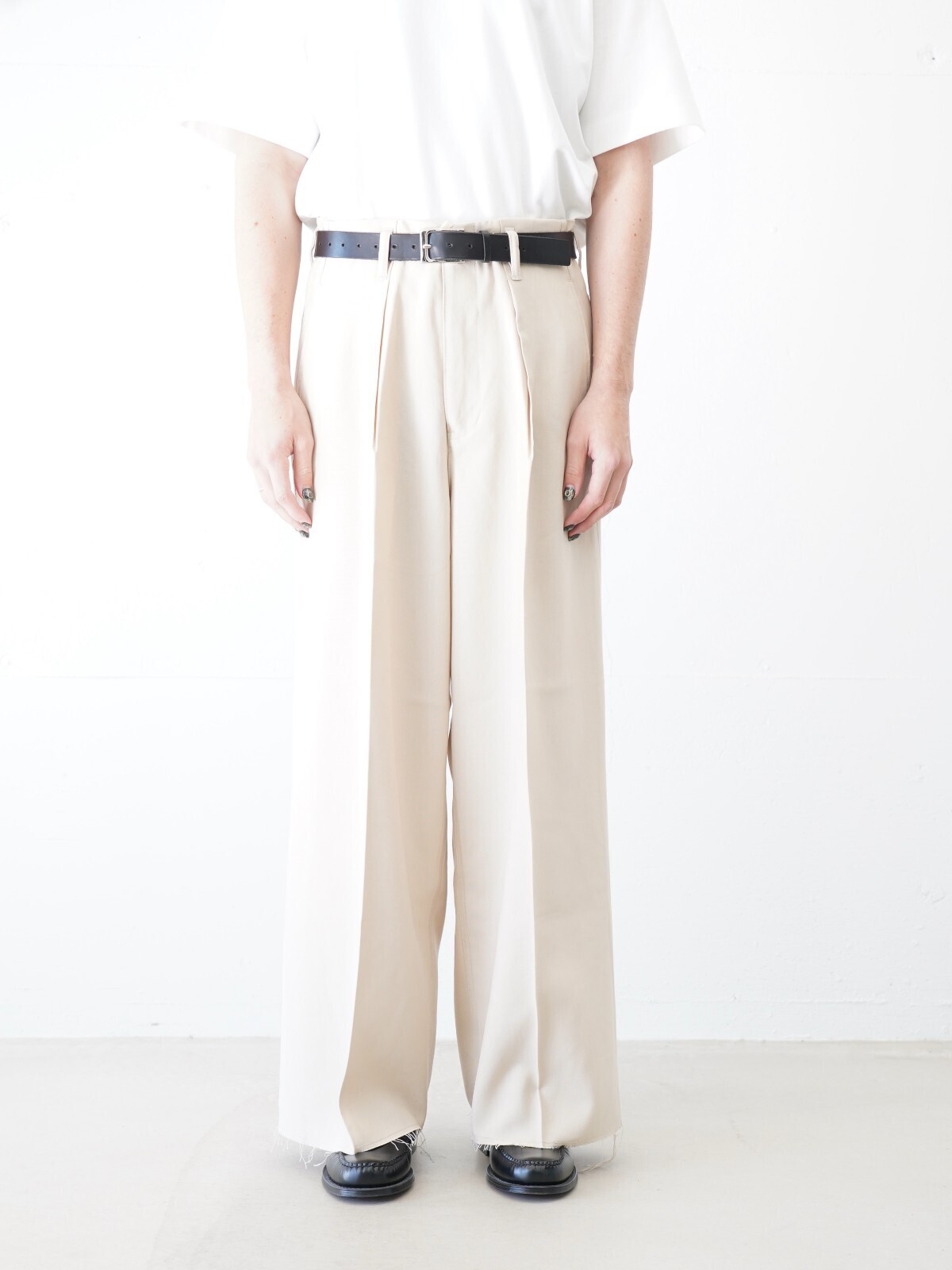 saby MENS TUCK-BAGGY TYPE 3 - Tencel Canvas FAB - IMAGE1