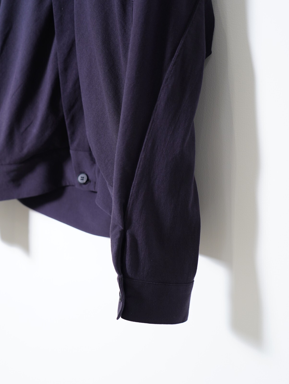 ノノット メンズ ドレーピングバイアススリーブジップアップブルゾン 画像4