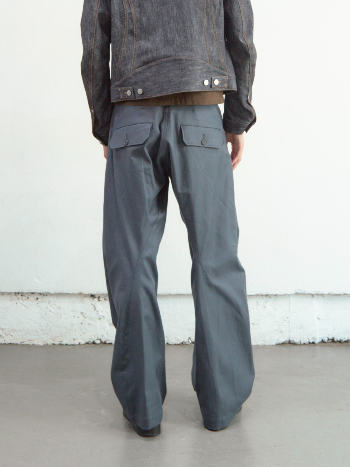 ネヴァーフォーゲット メンズ 2タックツイストトラウザーズ 画像3