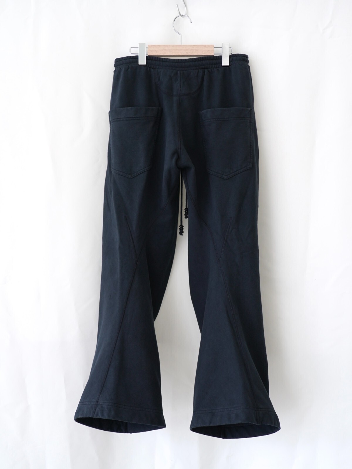 NVRFRGT MENS CURVED LEG LOUNGE PANTS IMAGE9