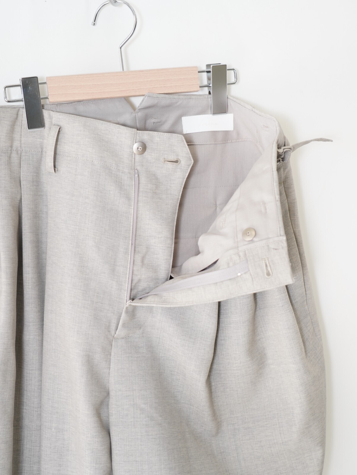 イレニサ メンズ 3タックテーパードパンツ 画像9