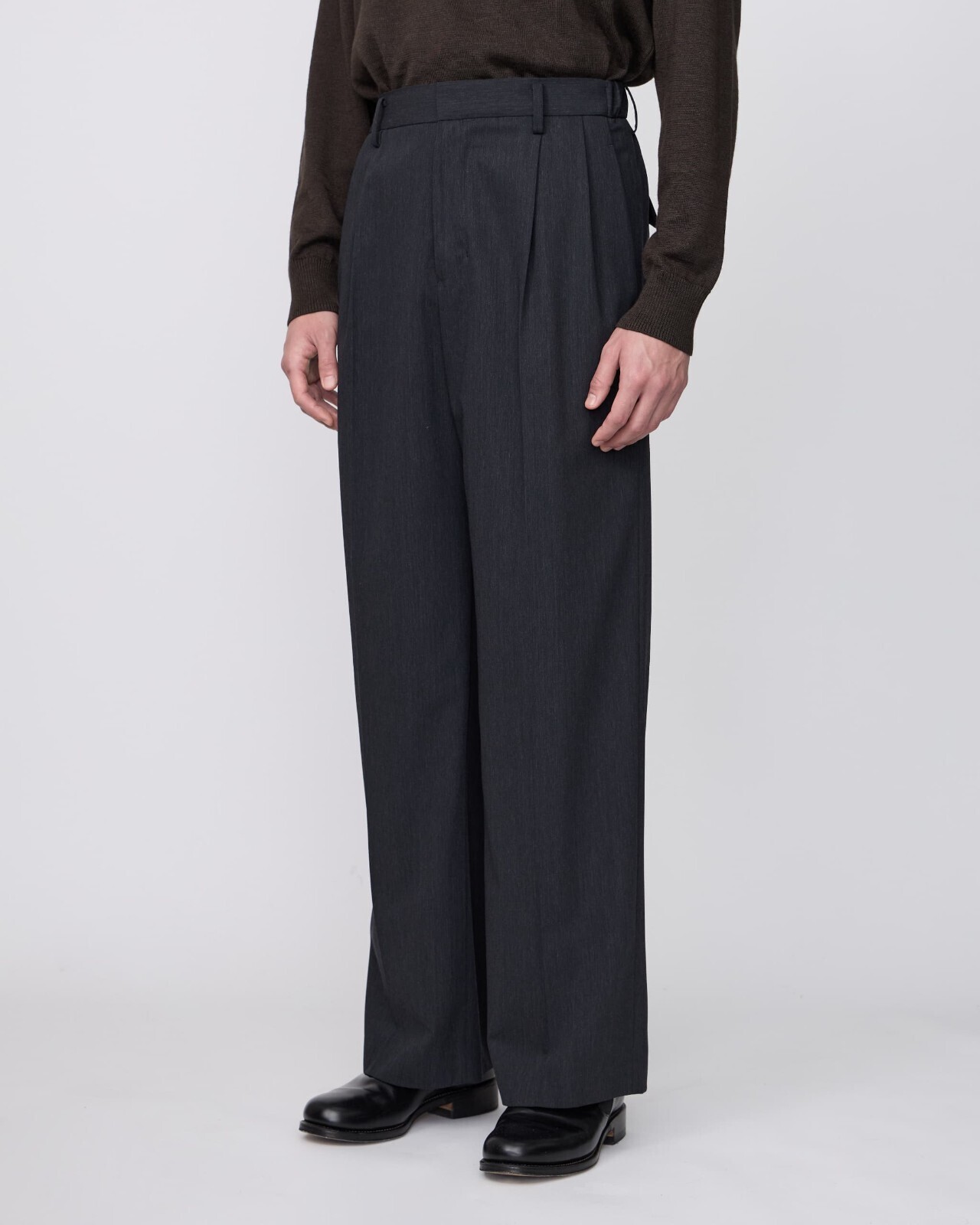 IRENISA 남성 TWO TUCKS WIDE TROUSERS (26SS) 이미지2
