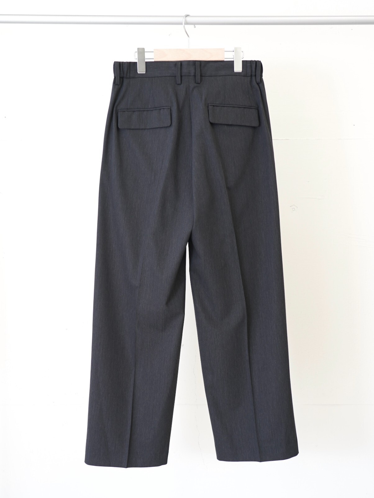 IRENISA 남성 TWO TUCKS WIDE TROUSERS (26SS) 이미지5