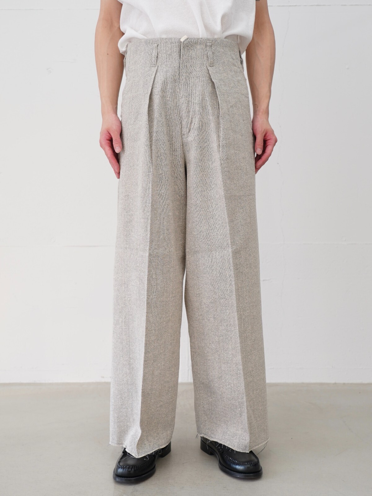 saby 남성 TUCK-BAGGY TYPE 3 - Bishu Japan Silk Linen FAB - 이미지1