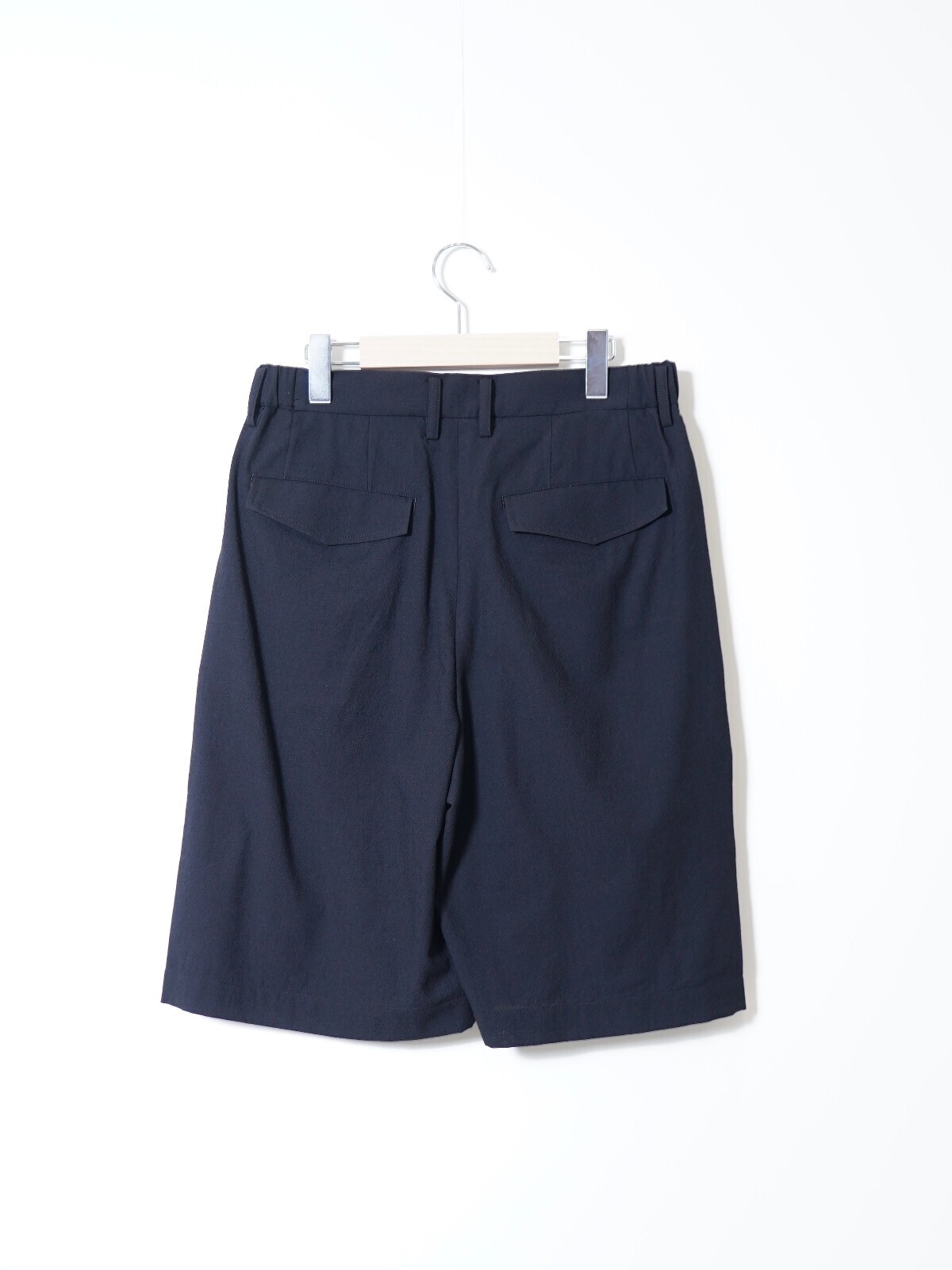 IRENISA 男士 TWO TUCKS WIDE SHORTS 图片2
