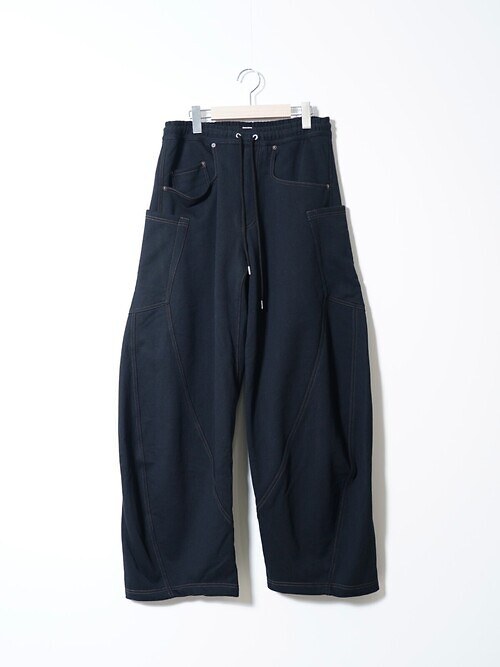 3D Cutting Sweat Pants｜KHOKI 여성 & 남성