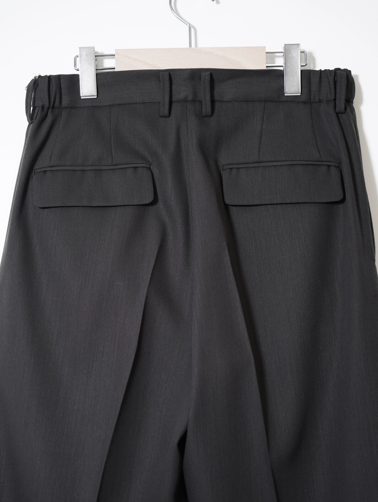 イレニサ メンズ TWO-TUCKS WIDE TROUSERS 画像13