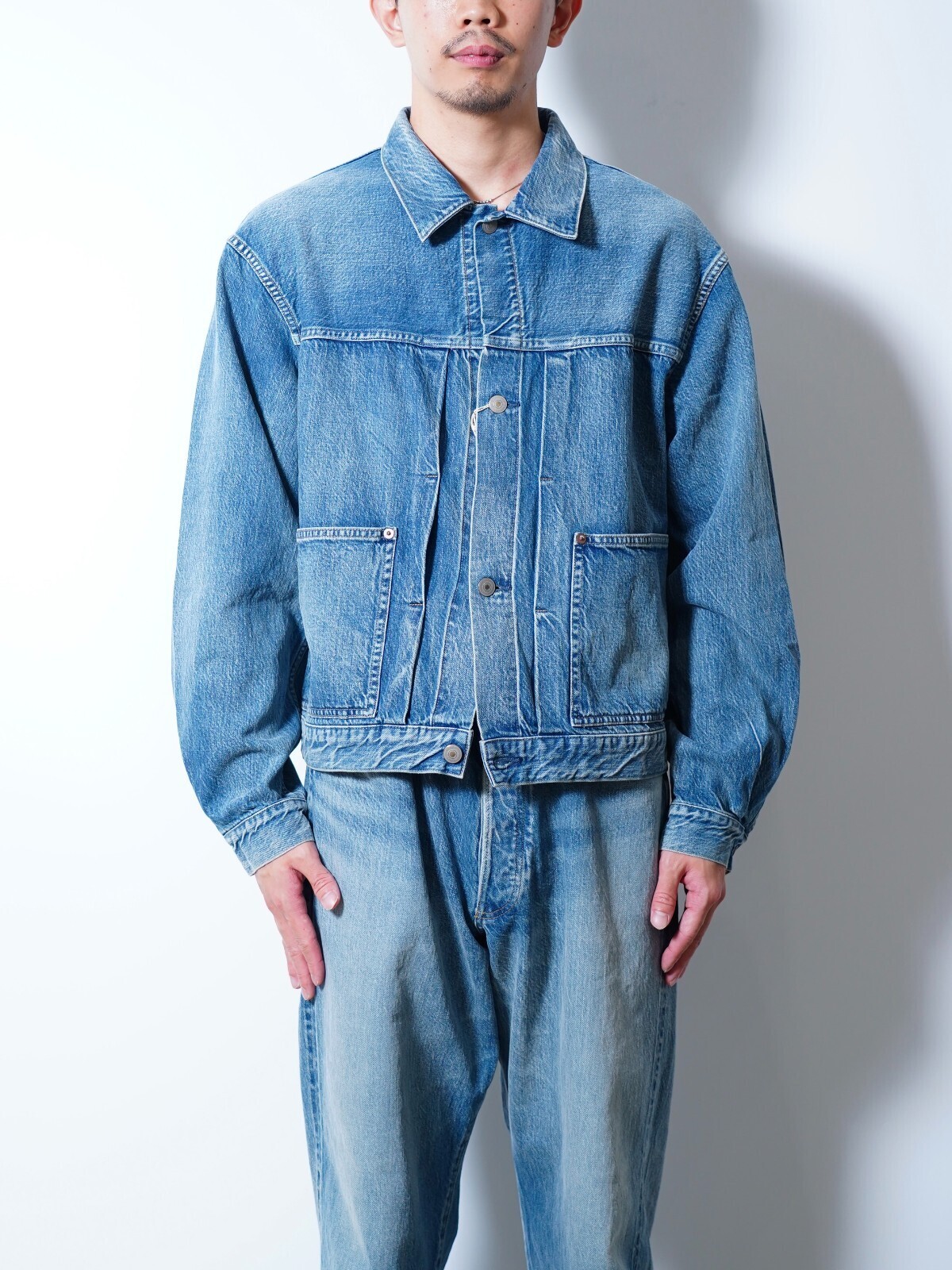 ULTERIOR 여성 & 남성 VINTAGE WASHED SELVEDGE DENIM PLEATED JKT 이미지6