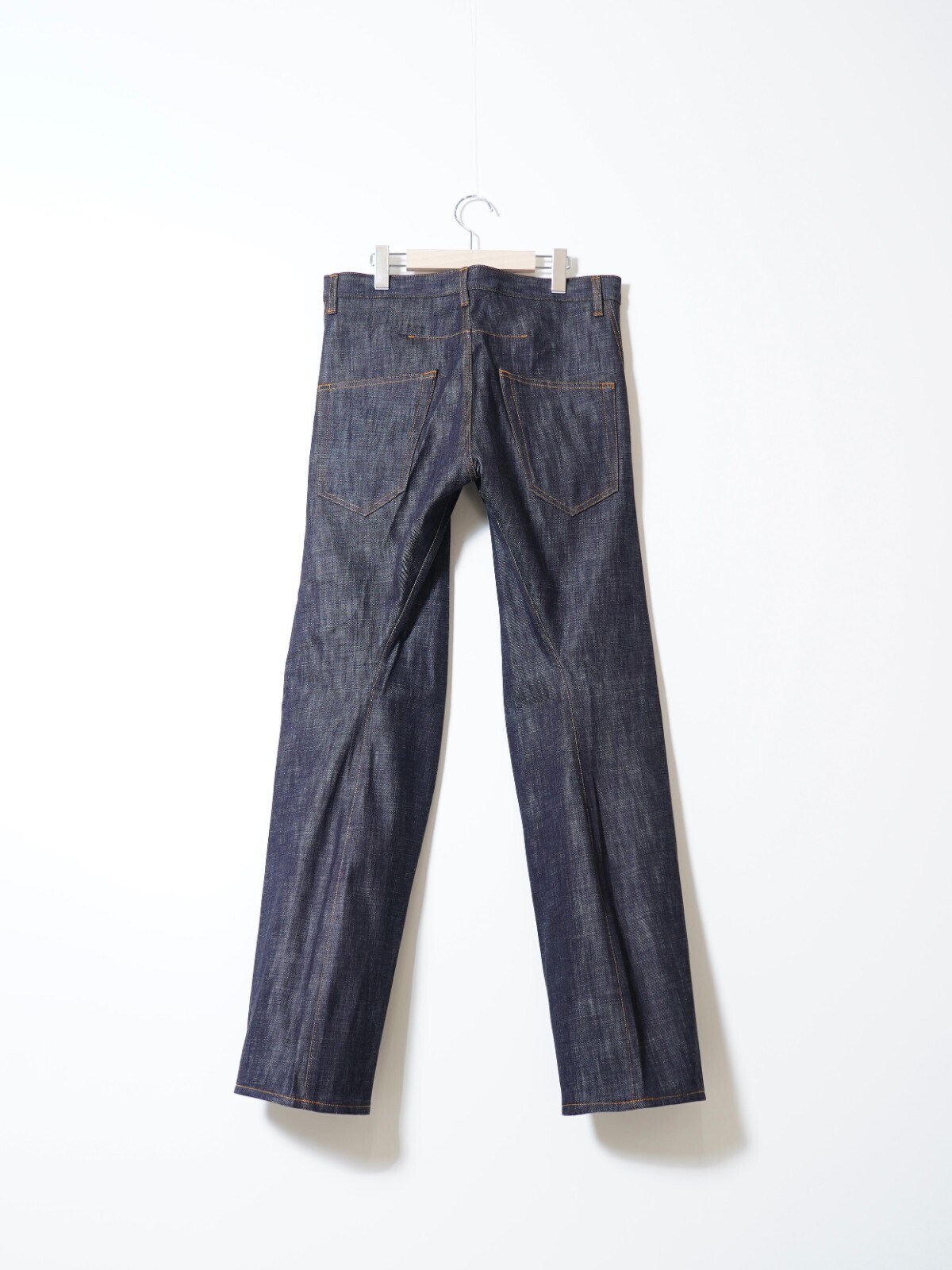 ネヴァーフォーゲット メンズ 3D TWISTED JEANS  画像2