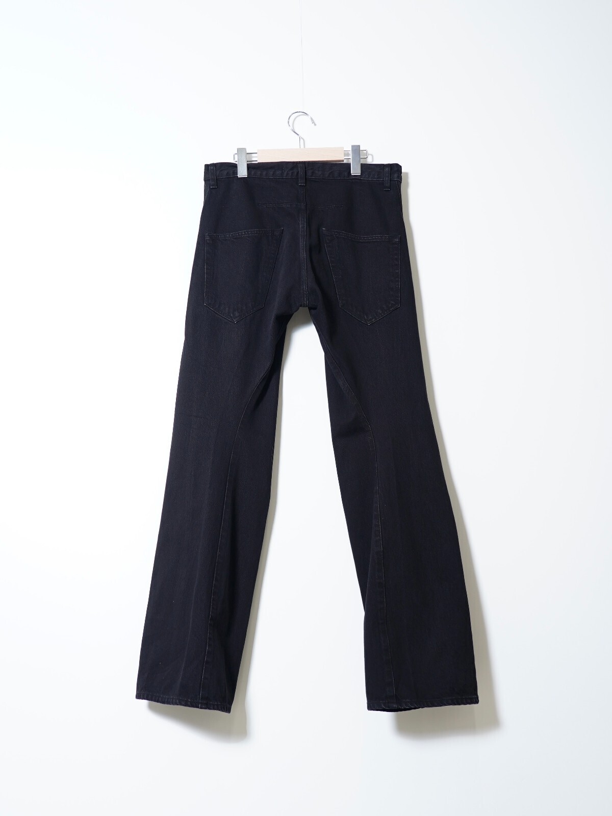 ネヴァーフォーゲット メンズ 3D TWISTED JEANS  画像2