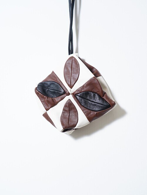 Hand-patch work leather bag｜KHOKI 여성 & 남성