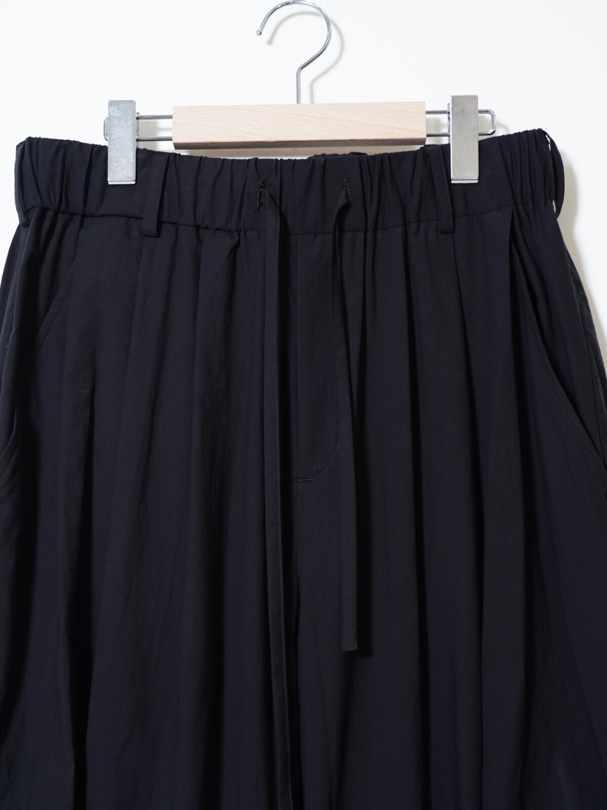Blanc YM WOMENS & MENS Soft Cotton Knee Tuck Pants IMAGE3