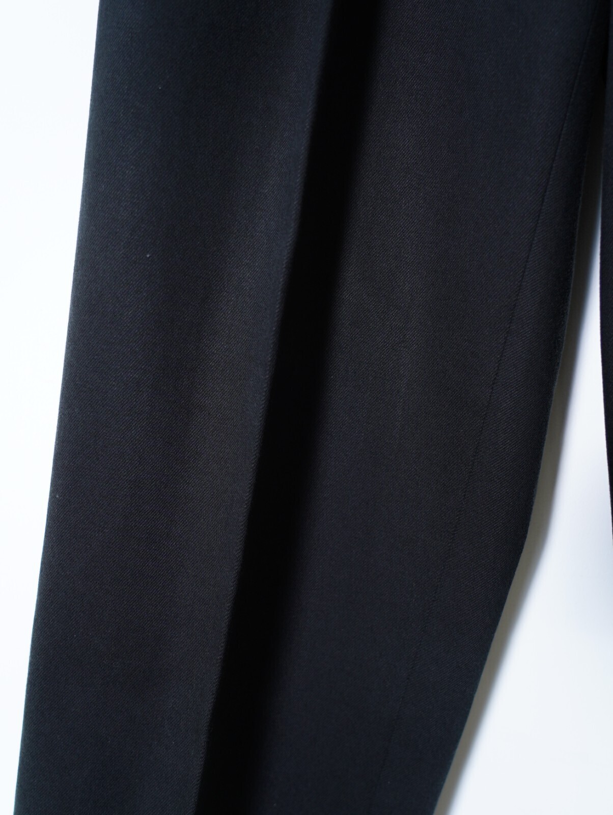 YOKE 남성 1Pleated Wide Tapered Trousers 이미지9