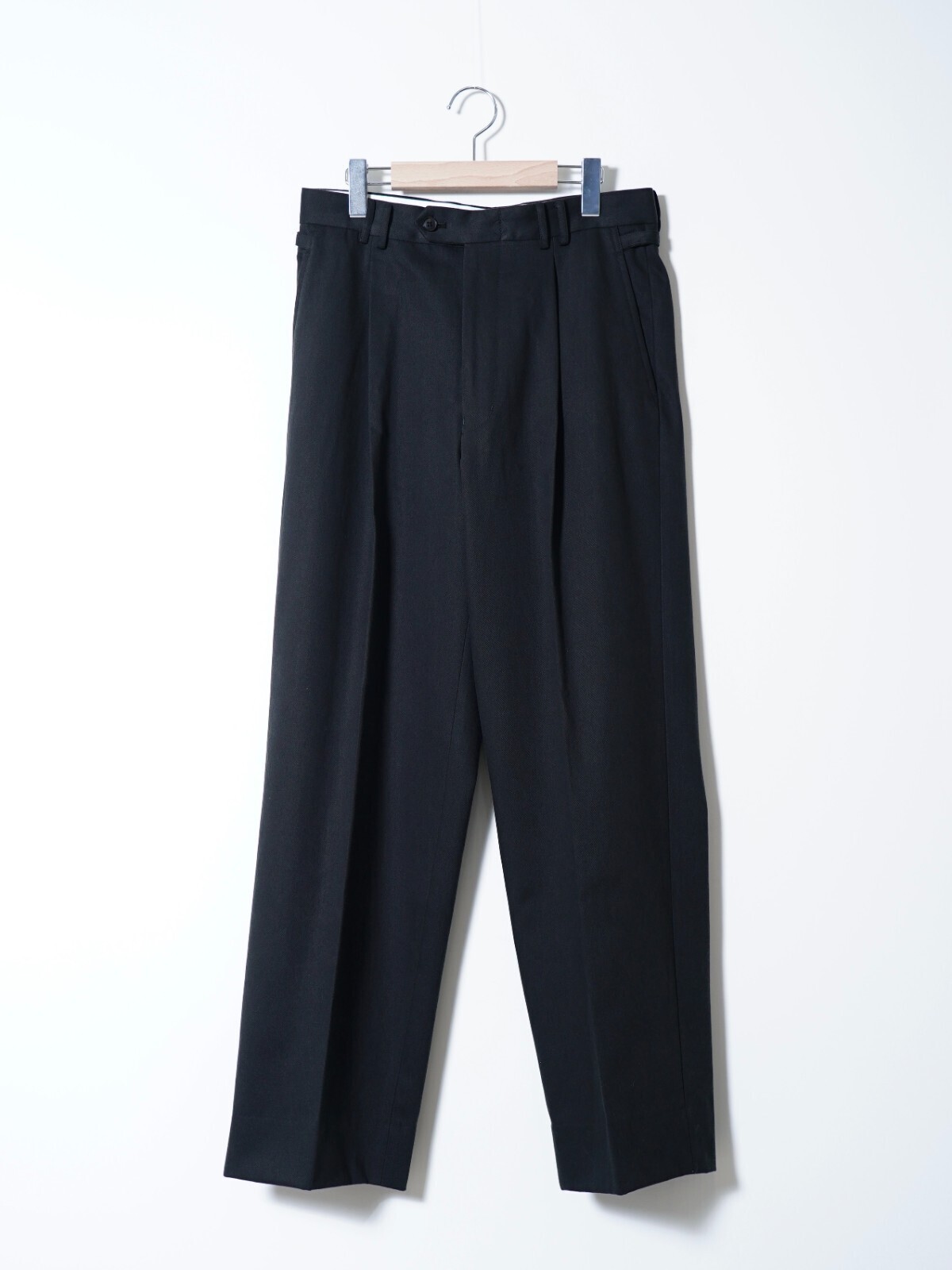YOKE 남성 1Pleated Wide Tapered Trousers 이미지4