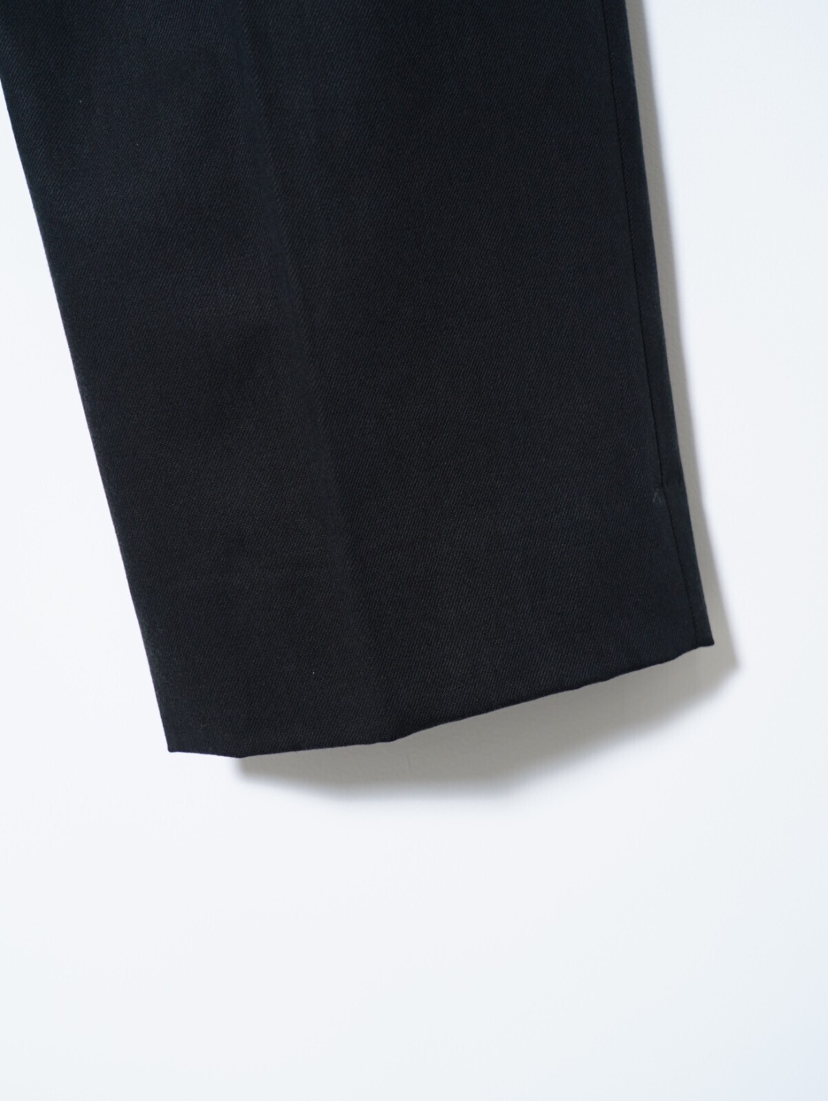 YOKE 남성 1Pleated Wide Tapered Trousers 이미지10