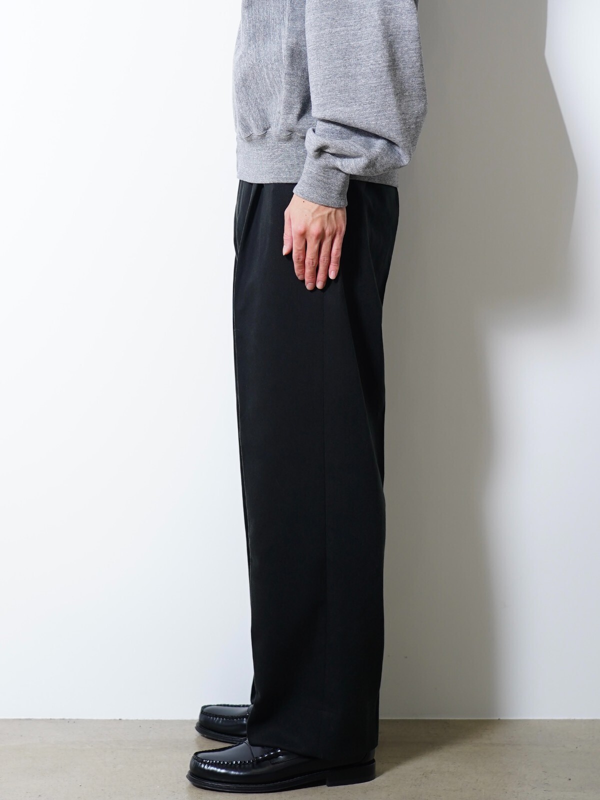 YOKE 남성 1Pleated Wide Tapered Trousers 이미지2