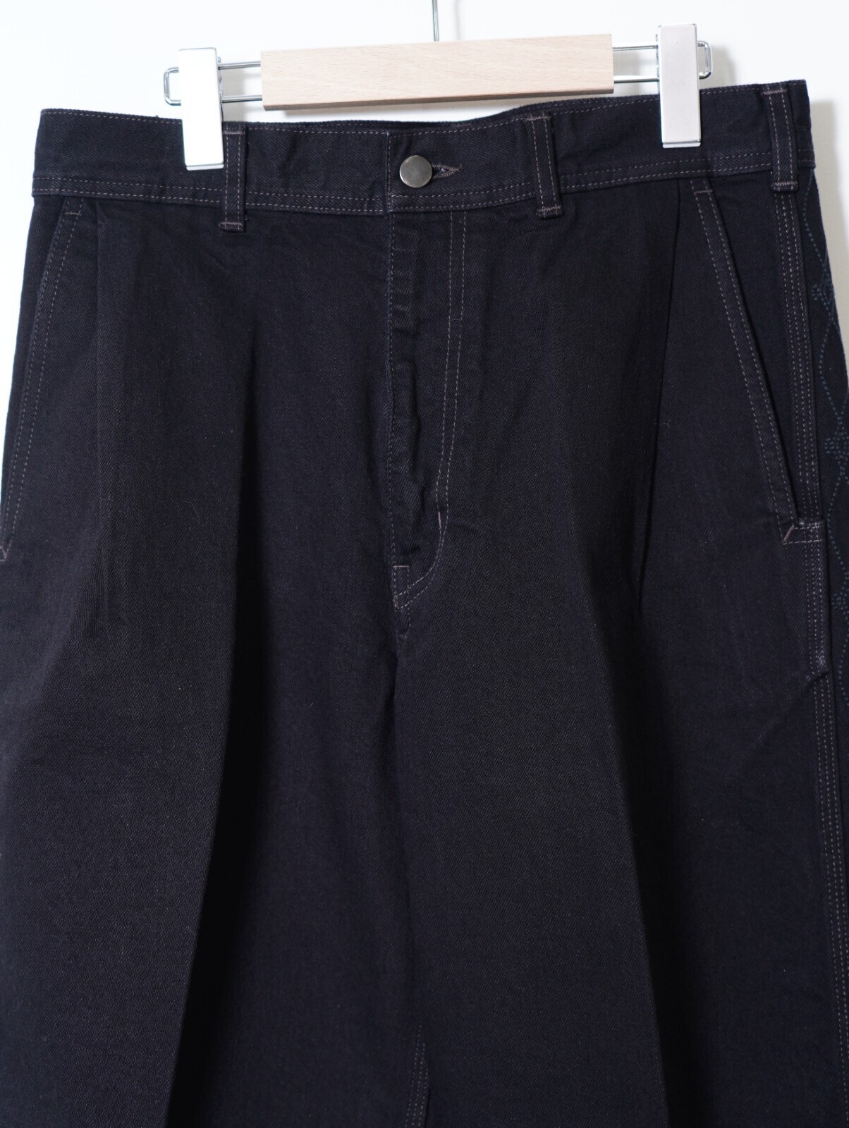 SARTO MENS DENIM EMBROIDERY TUCKED WIDE TROUSERS IMAGE15