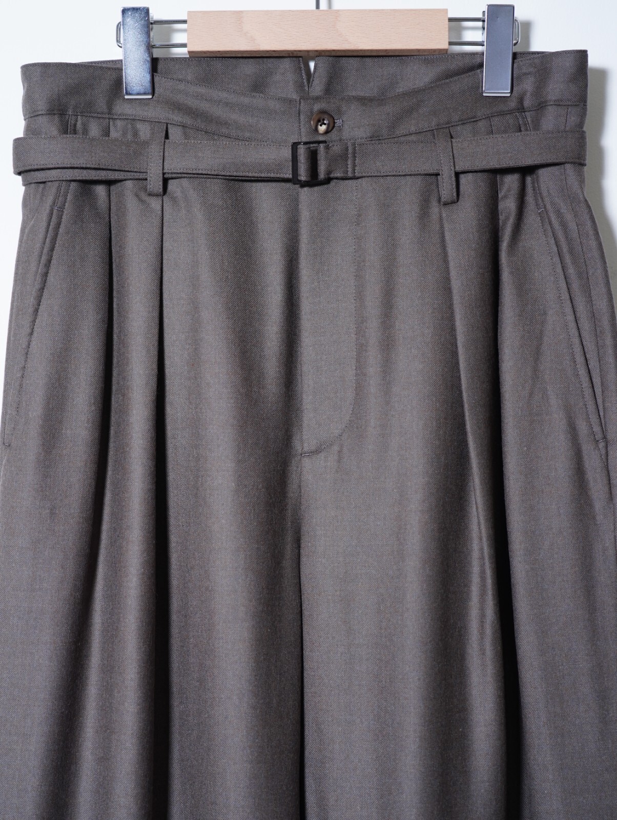 IRENISA MENS BELTED HIGH-WAIST BAGGY PANTS IMAGE3