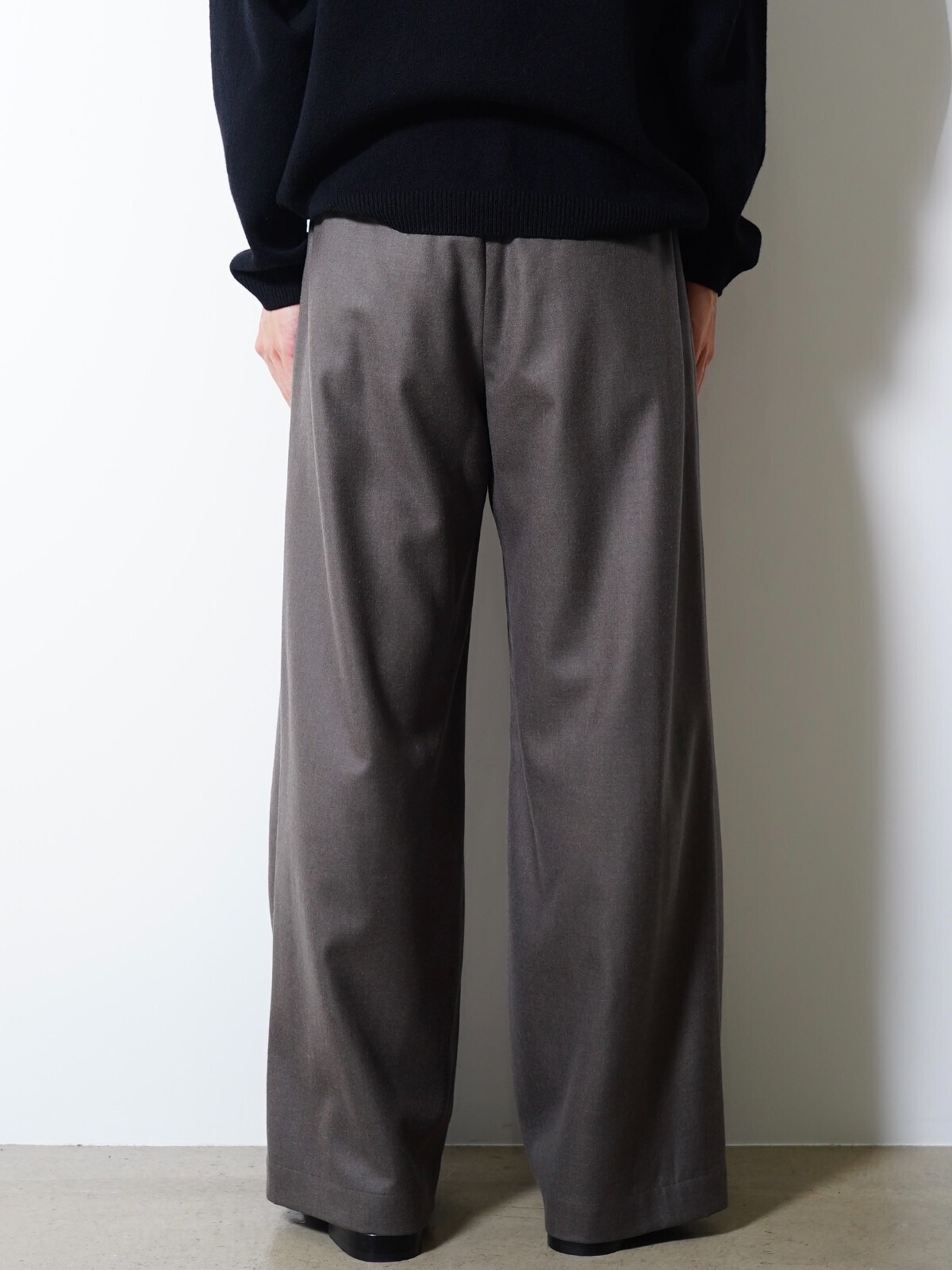 IRENISA 남성 BELTED HIGH-WAIST BAGGY PANTS 이미지3