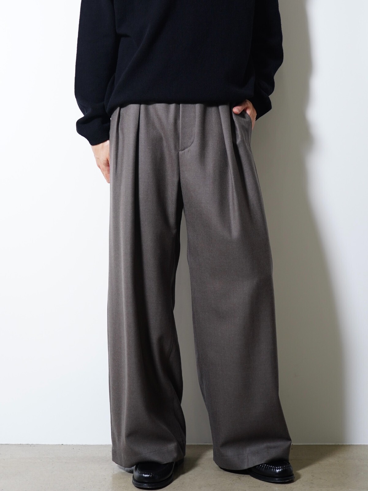IRENISA 남성 BELTED HIGH-WAIST BAGGY PANTS 이미지4