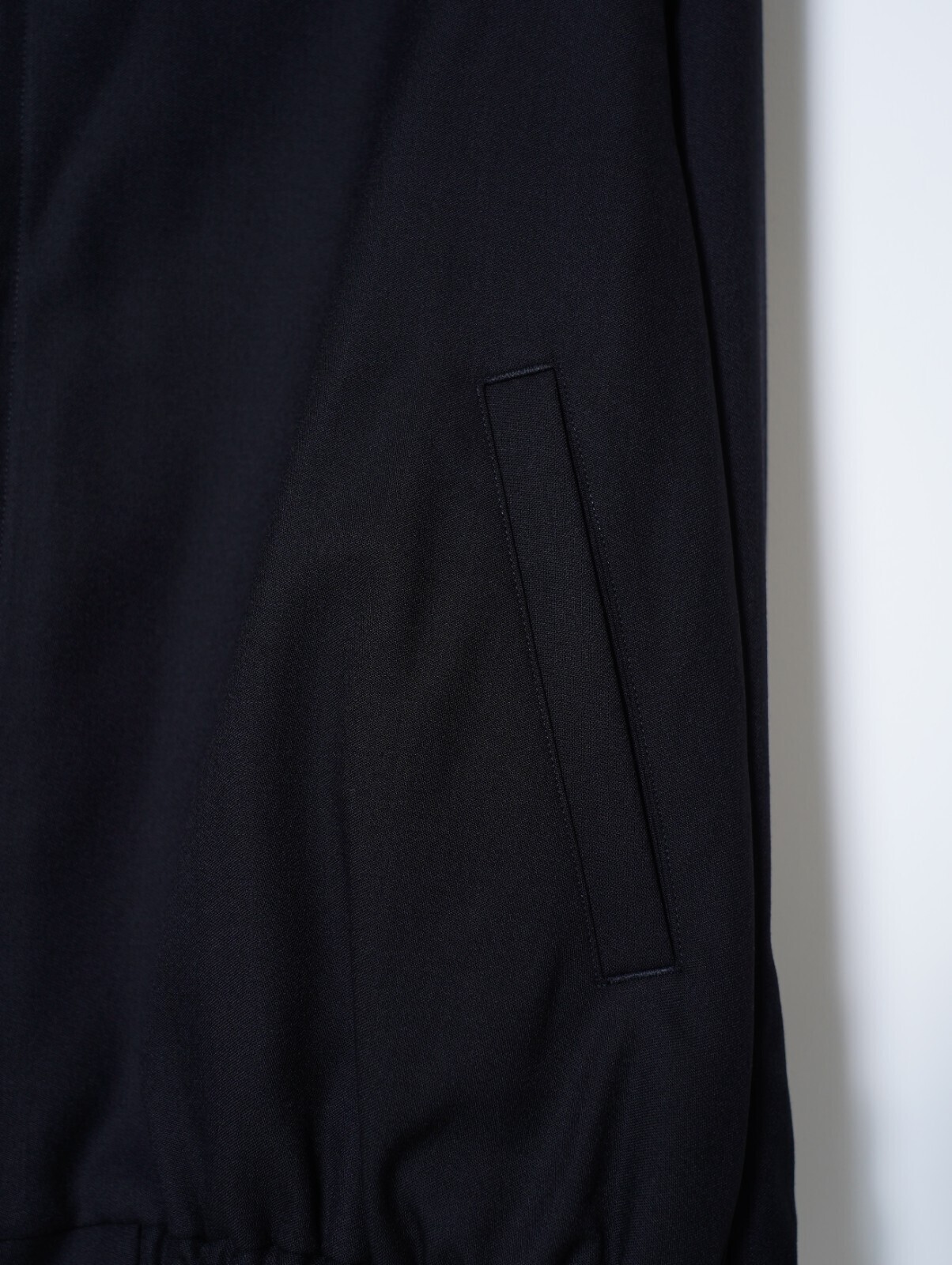 nonnotte MENS Draping Big Yoke Raglan Drizzler Jacket IMAGE15