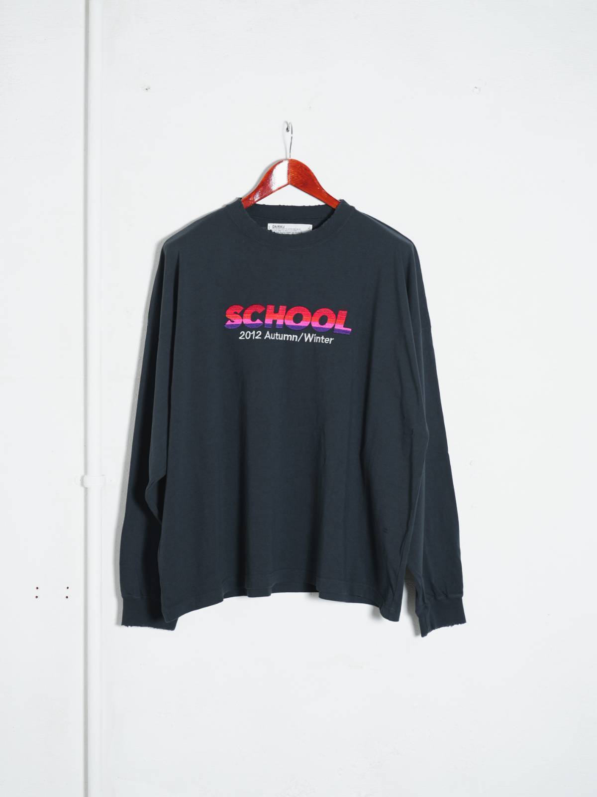 ダイリク レディース & メンズ ”SCHOOL”刺繍 ヴィンテージロングTシャツ 写真3