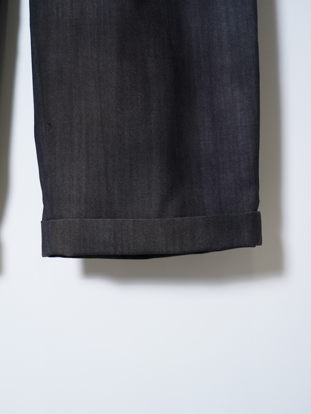 saby MENS TWO TUCK TROUSERS - Bishu Japan Flow dyeing FAB -  IMAGE9