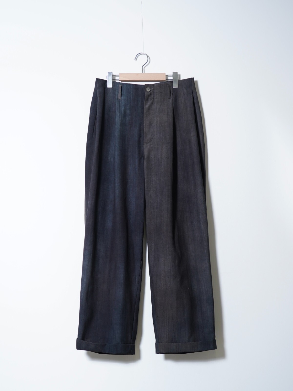 saby MENS TWO TUCK TROUSERS - Bishu Japan Flow dyeing FAB -  IMAGE1