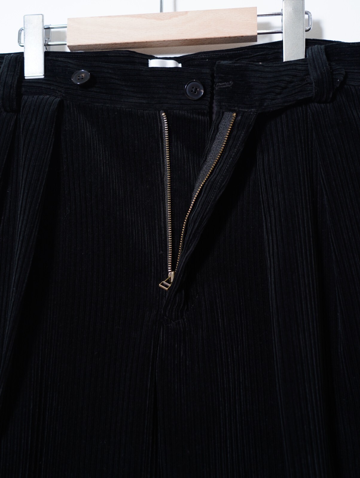 BISOWN MENS MIXED-WALE CORDUROY 2TUCK TROUSERS IMAGE4