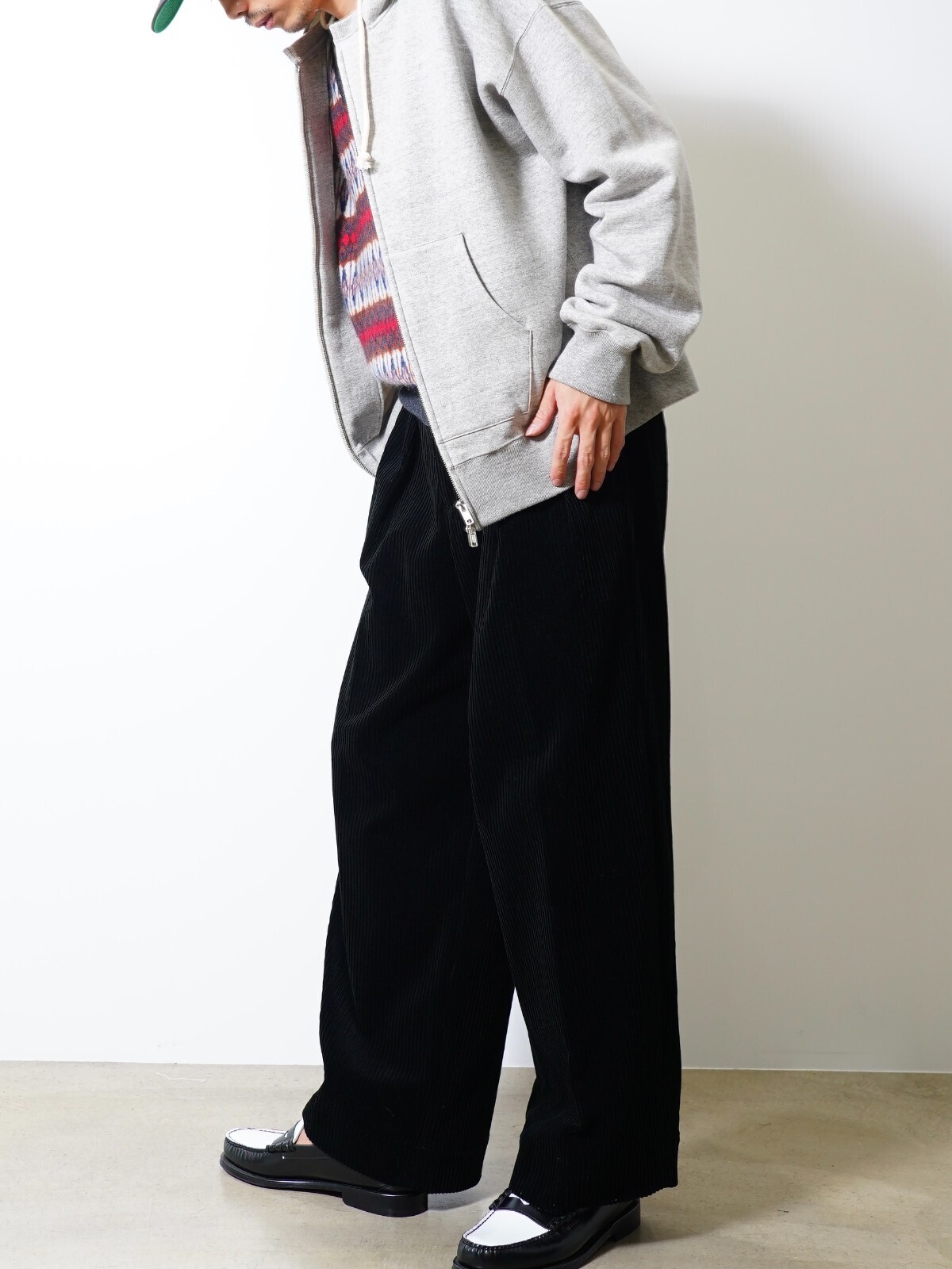 BISOWN MENS MIXED-WALE CORDUROY 2TUCK TROUSERS IMAGE10