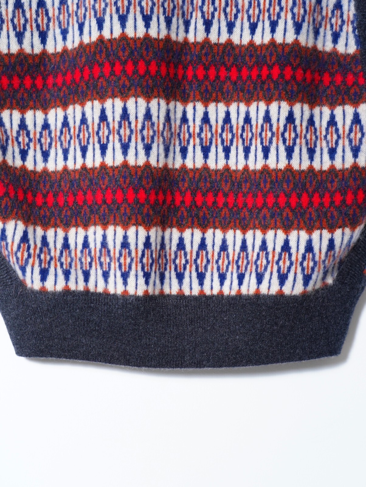 BISOWN WOMENS & MENS CASHMERE MIX PATTERN VEST IMAGE5