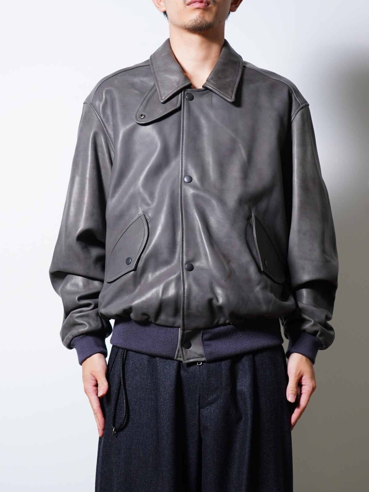 YOKE 남성 Lamb Leather Bomber Jacket 이미지11
