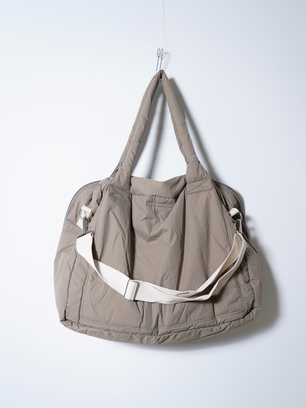 Abelia Edoward Goucha WOMENS & MENS STRIDE PADDED BAG  IMAGE3