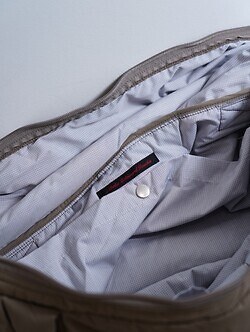 Abelia Edoward Goucha WOMENS & MENS STRIDE PADDED BAG  IMAGE8