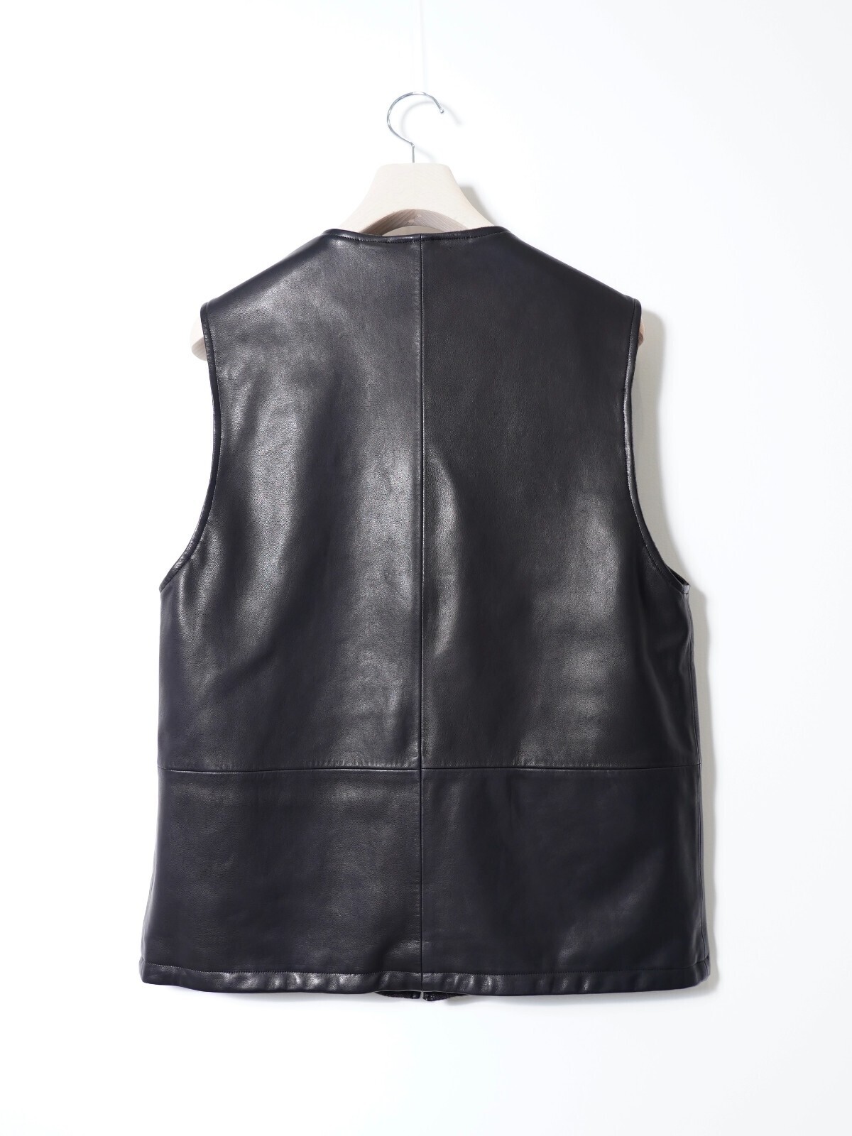 BISOWN WOMENS & MENS EX.) Lamb Leather / Wool Silk Reversible Vest IMAGE13