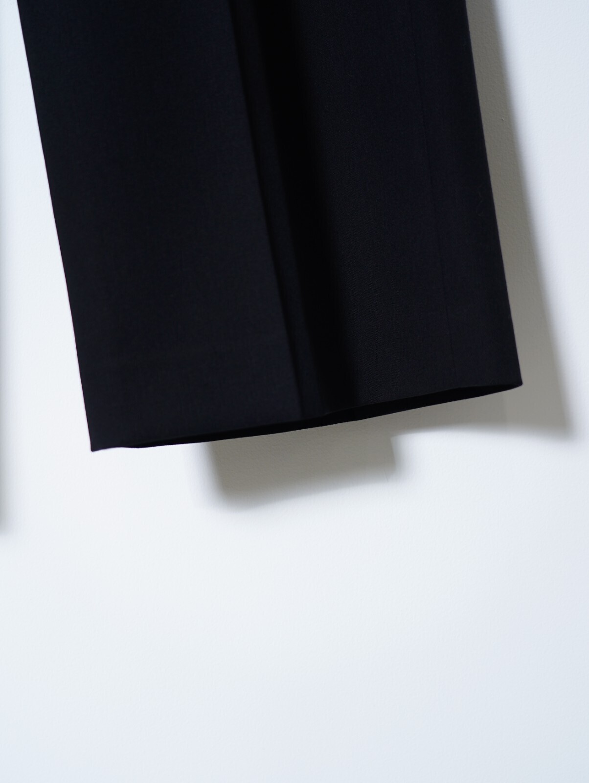 IRENISA 남성 TWO-TUCKS WIDE TROUSERS 이미지8