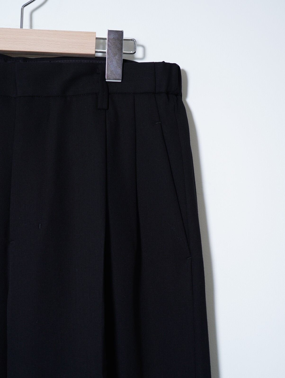 IRENISA 남성 TWO-TUCKS WIDE TROUSERS 이미지7