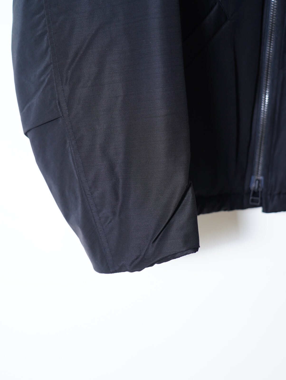 Product Twelve 남성 Light Wool Nylon Puffer Jacket 이미지16