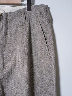 サバイ メンズ スリム カーブド フレア パンツ 〈タイプ タック バギー〉 - リサイクル ティーアール ネップ ツイード - 画像11