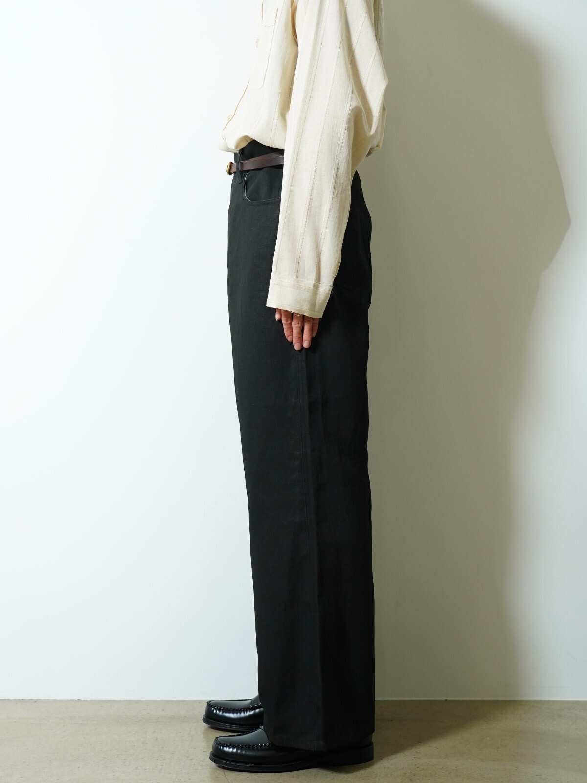 YUTASETOGAWA 남성 5 POCKET TROUSERS - PIGMENT LINEN 이미지2