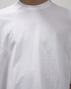 フレッシュサービス メンズ プリントTシャツ "SIGNBOARD" 写真7