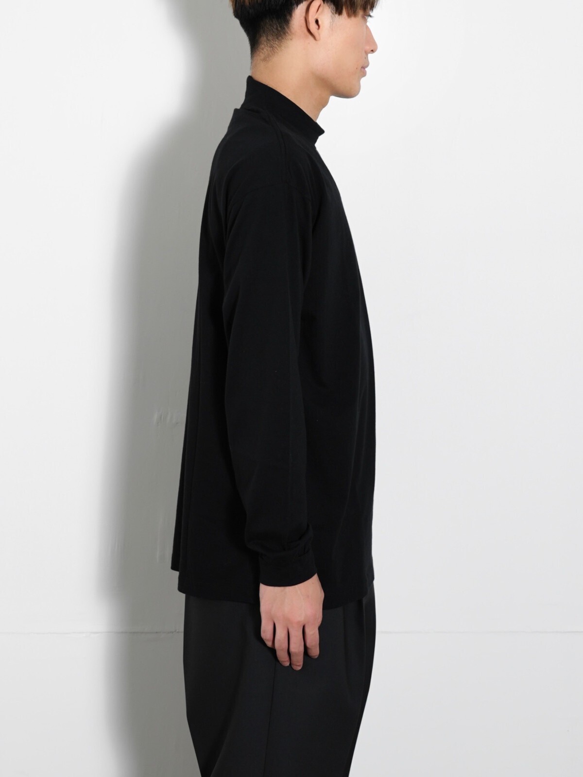 CURLY&Co. WOMENS & MENS Cashmere Blended Mock Neck L/S Tee IMAGE4