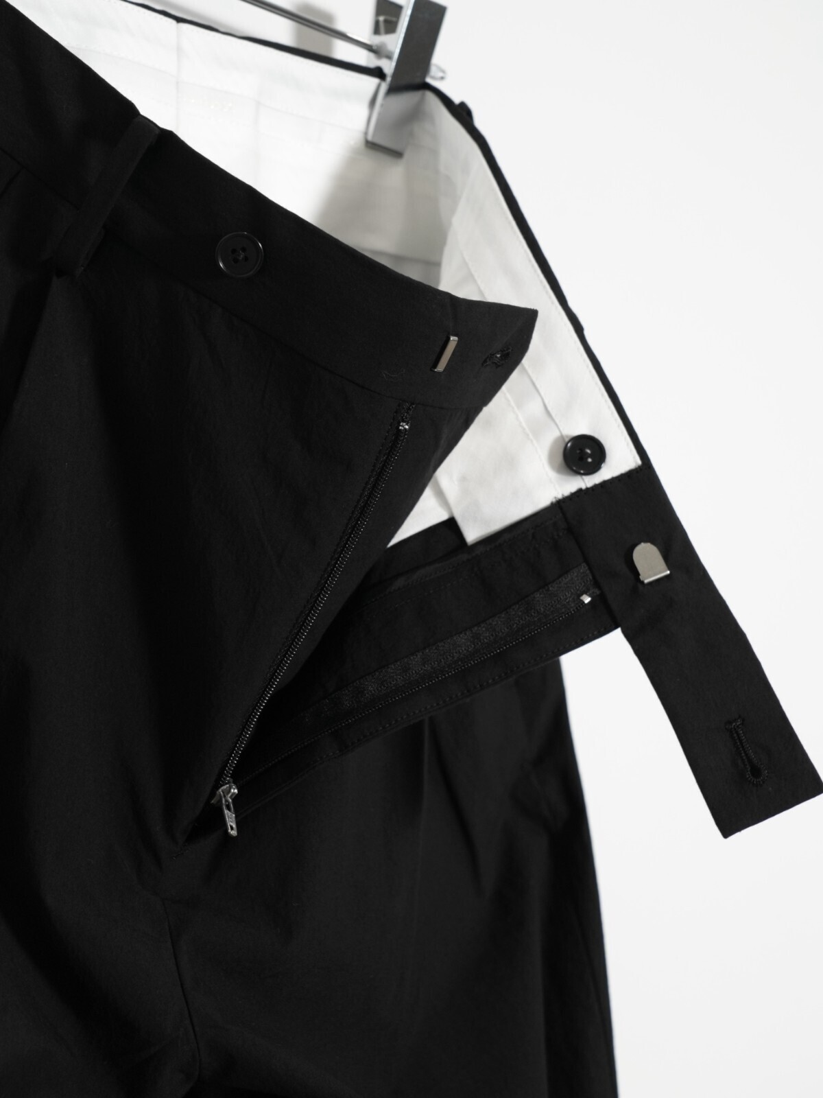 :colon MENS 2out-Pleats Slacks -Cotton Typewriter- IMAGE12